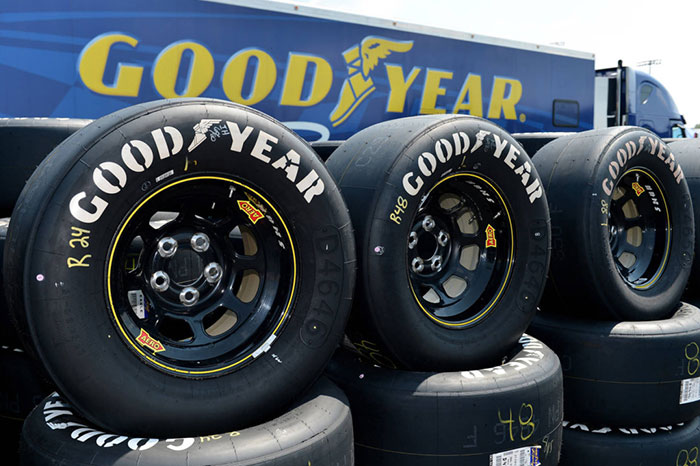 Шины Goodyear для автомобилей гонок NASCAR